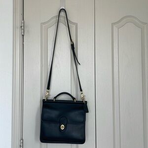 EUC Vintage Black leather Coach Willis Bag 9927